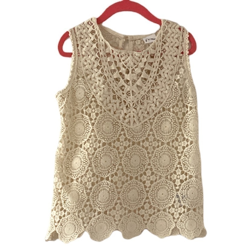 Girls size 6 6x top